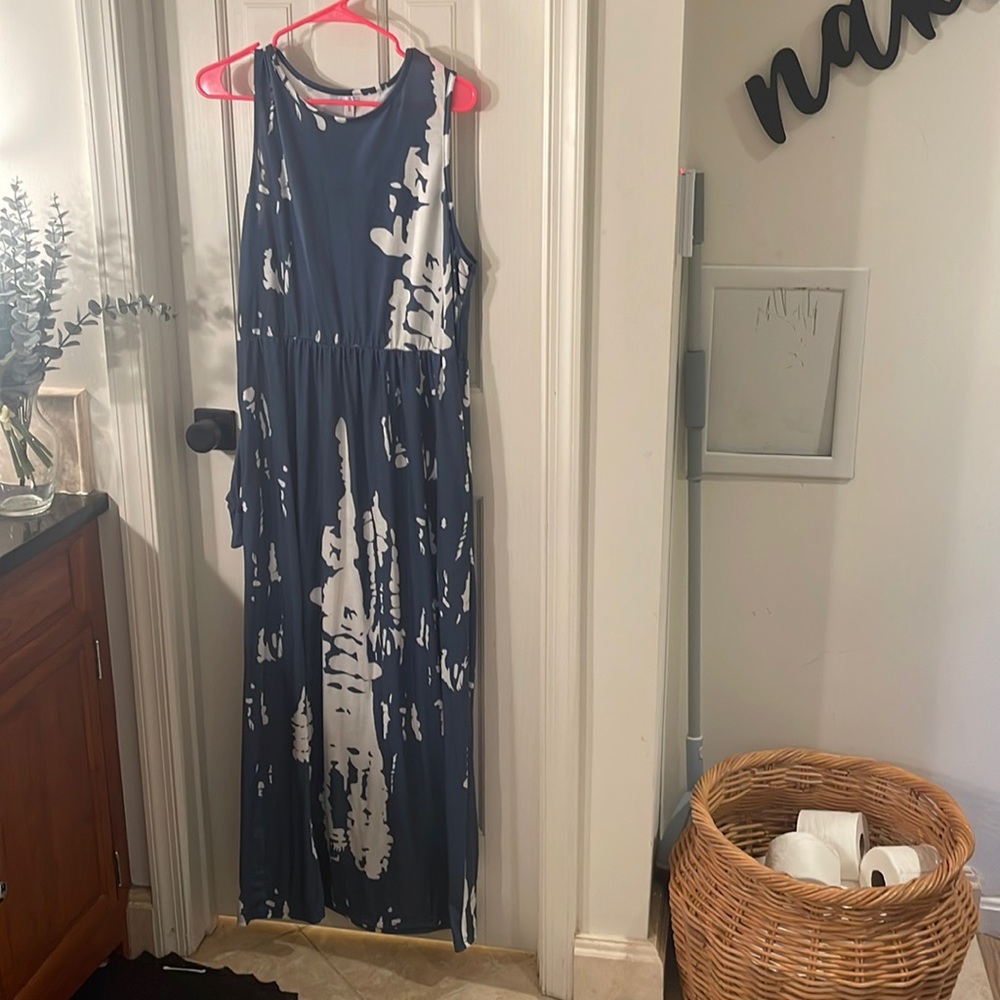 Maxi dress with pockets